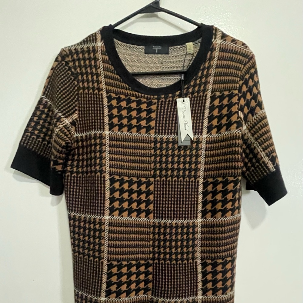 Tahari Brown and Black Short Sleeve Tee